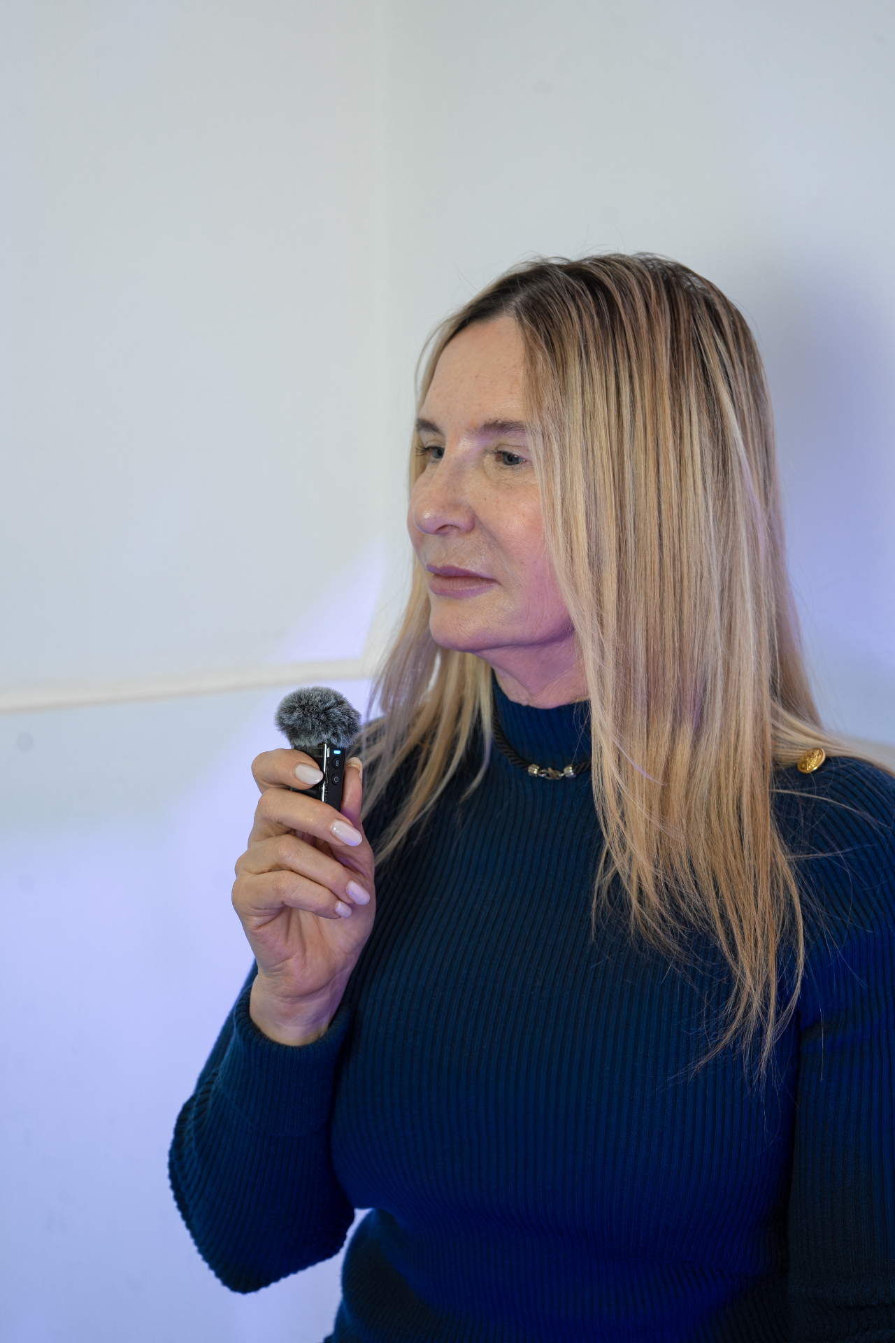 Ronda de oratoria con micrófono
